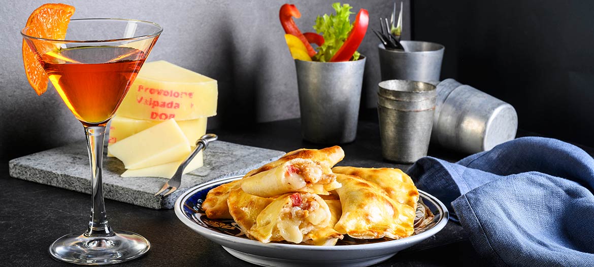 Empanadas de pollo con Provolone Valpadana|