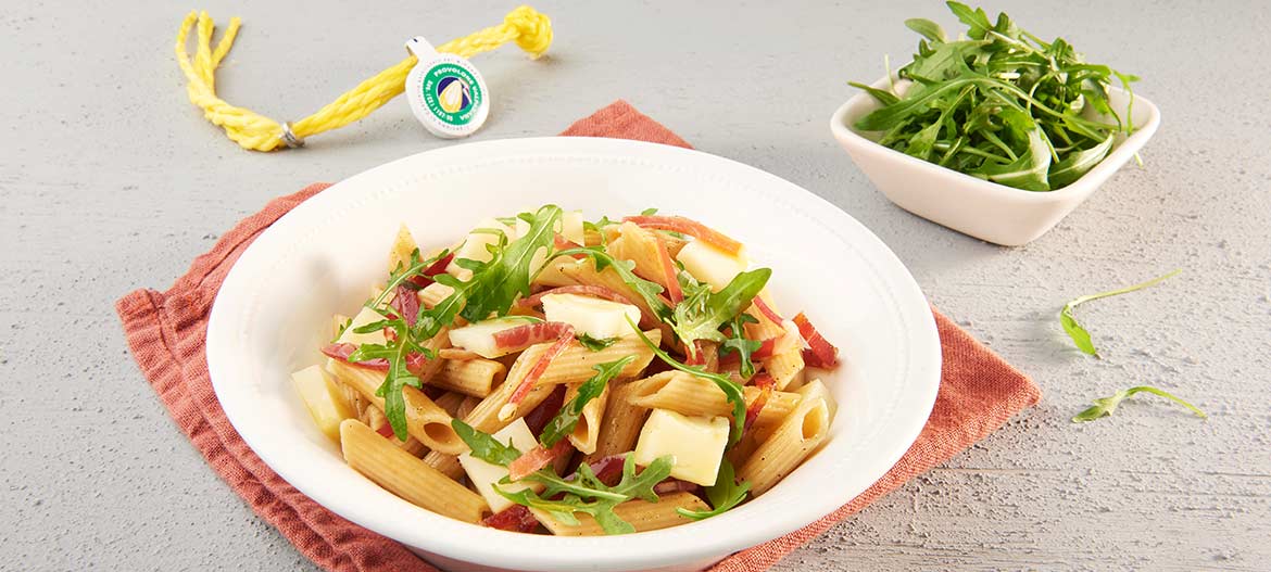 Insalata di penne integrali con Provolone Valpadana D.O.P. piccante e Culatello di Zibello D.O.P.|